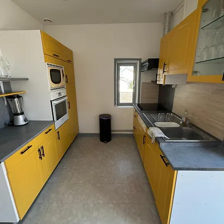 Myrtille - Maison 6 Personnes Avec Jardin A 100m De La * סן ז'אן דה מון