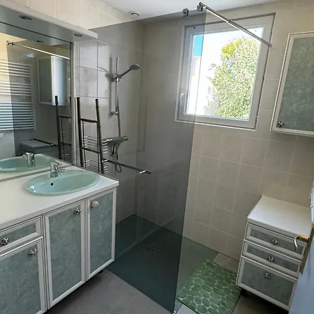 Myrtille - Maison 6 Personnes Avec Jardin A 100m De La Holiday home *