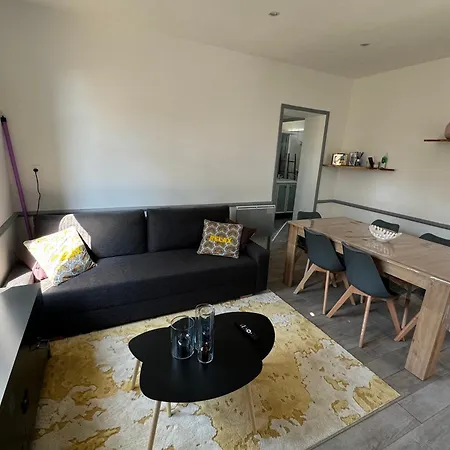 Holiday home Myrtille - Maison 6 Personnes Avec Jardin A 100m De La