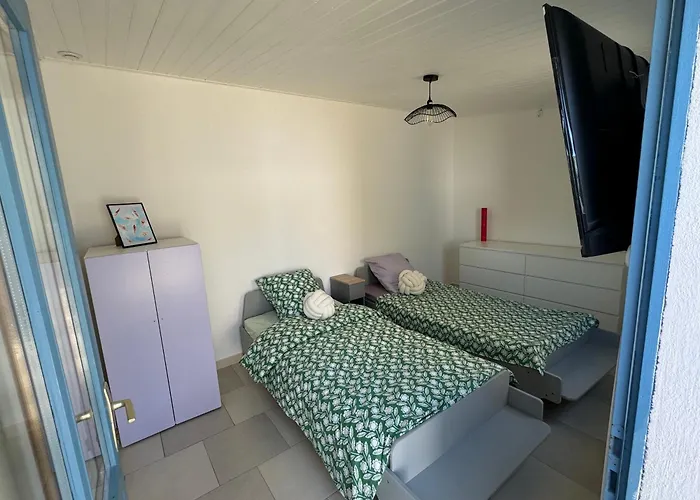 Myrtille - Maison 6 Personnes Avec Jardin à 100m De La *